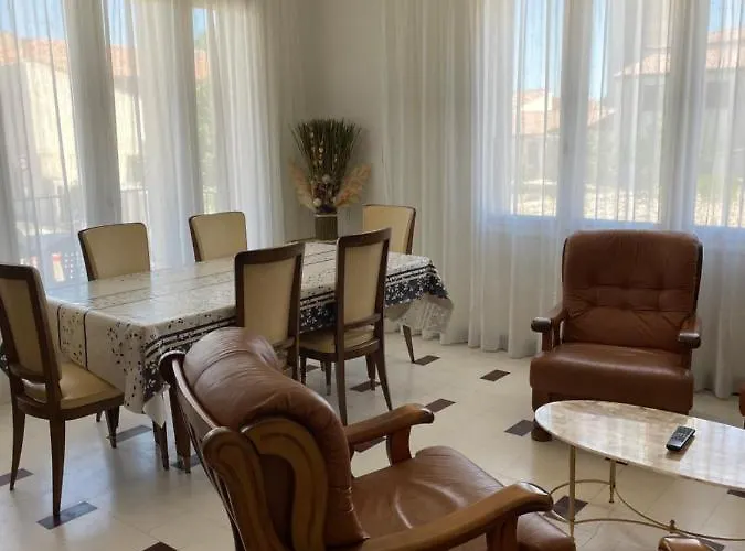 Proche Du Canal Du Midi Apartamento *